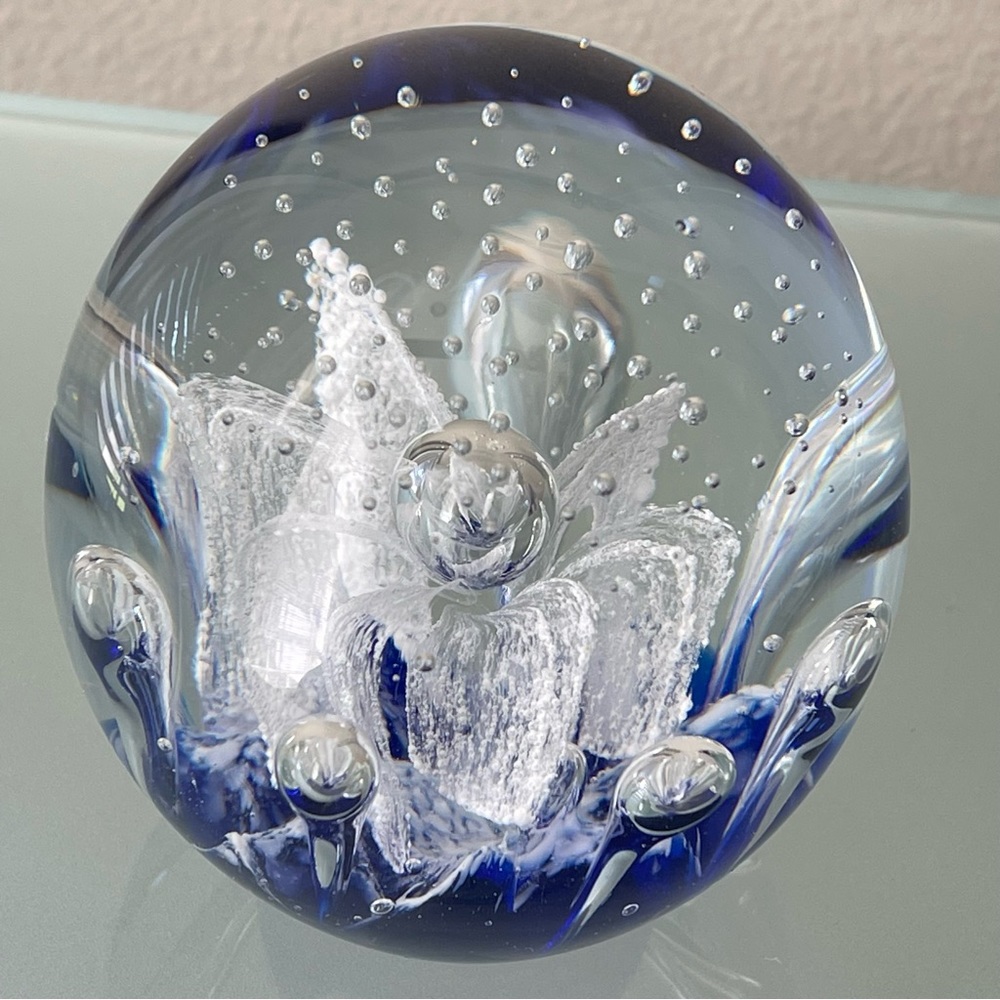 Vintage Murano Paperweight Italian Art Glass Fountain White Flower/ Cobalt Blue - Picture 4 of 8